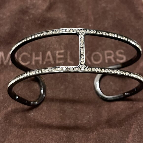 MICHAEL KORS BLACK TONE CLEAR PAVE GEOMETRIC CUFF BRACELET w/ POUCH - Picture 2 of 7